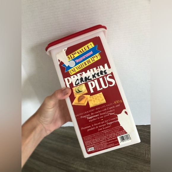 Vtg Tupperware Red and White Premium Plus Crackers Container - Picture 10 of 11